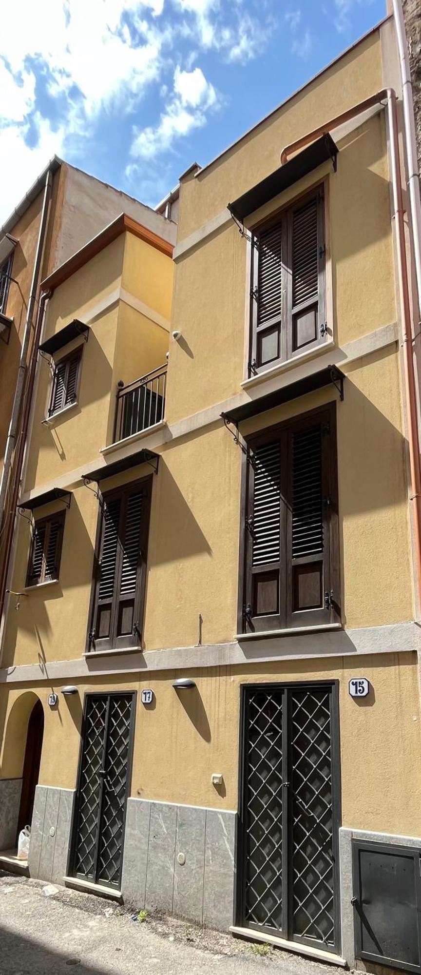 Maquedino Holiday Home & Terrace - Cozy Central Loft باليرمو المظهر الخارجي الصورة