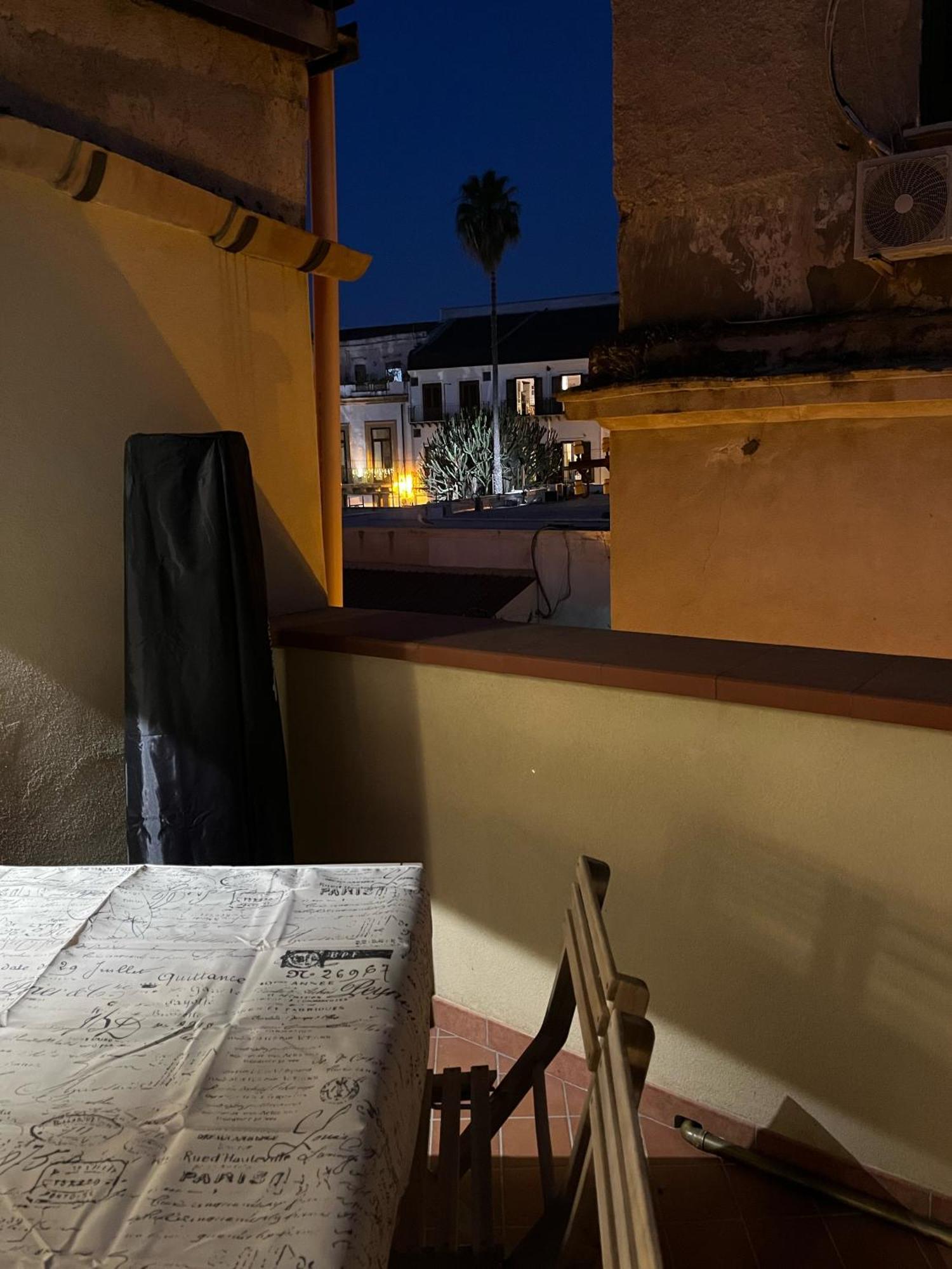 Maquedino Holiday Home & Terrace - Cozy Central Loft باليرمو المظهر الخارجي الصورة